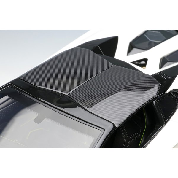 画像4: EIDOLON 1/18 Lamborghini Aventador LP780-4 Ultimae Roadster 2021 (Leirion Wheel) Bianco Opalis / Black Limited 50 pcs.