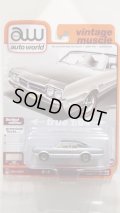 auto world 1/64 1966 Oldsmobile 442 Silver Mist/Black