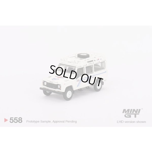画像2: MINI GT 1/64 Land Rover Defender 110 1991 Safari Rally Martini Racing Support Vehicle (LHD)