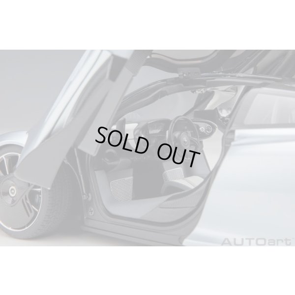 画像9: AUTOart 1/18 McLaren Speedtail (Frozen Blue)