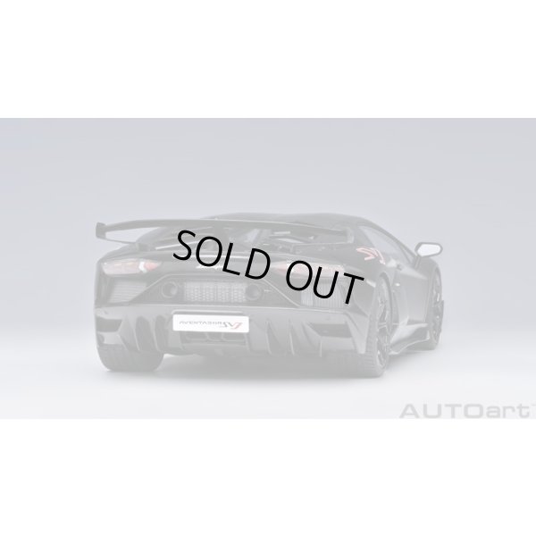 画像18: AUTOart 1/18 Lamborghini Aventador SVJ (Nero Nemesis)