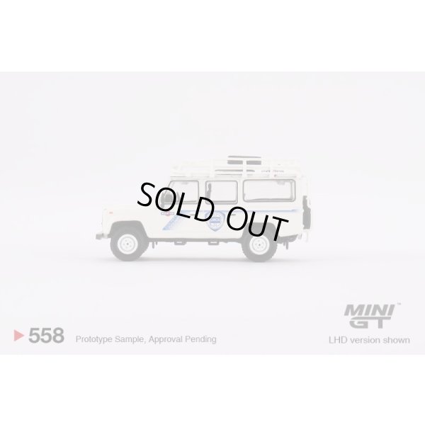 画像4: MINI GT 1/64 Land Rover Defender 110 1991 Safari Rally Martini Racing Support Vehicle (LHD)