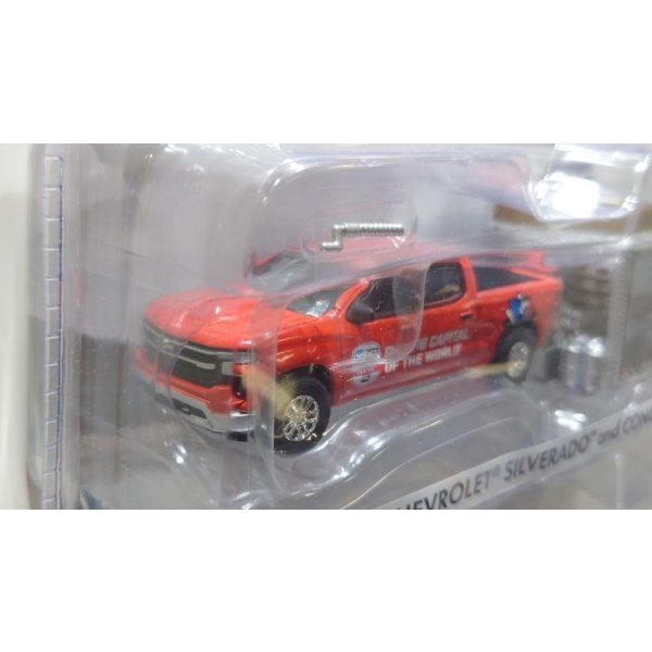 画像3: GREEN LiGHT 1/64 Hitch & Tow - 2023 Chevrolet Silverado and Indianapolis Motor Speedway Trailer