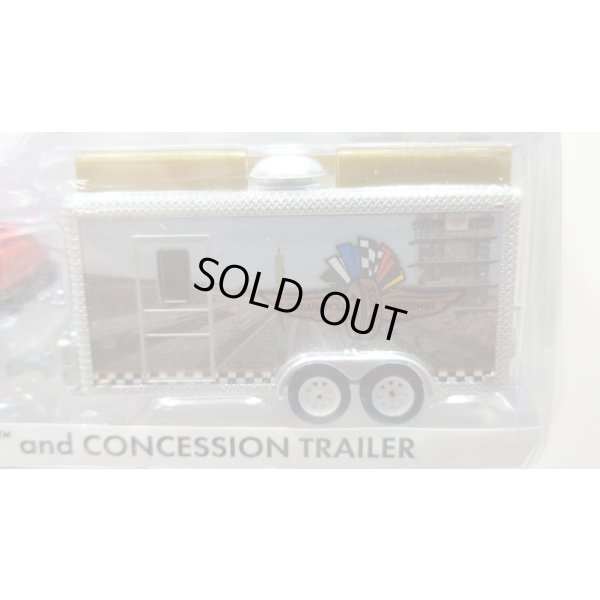 画像5: GREEN LiGHT 1/64 Hitch & Tow - 2023 Chevrolet Silverado and Indianapolis Motor Speedway Trailer