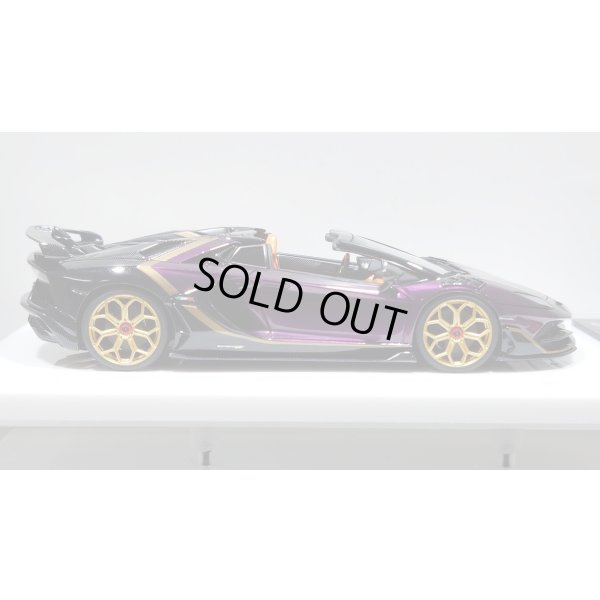 画像6: EIDOLON 1/43 Lamborghini Aventador SVJ Roadster 2020 2 tone paint Alba Cielo / Metallic Black Limited 35 pcs.