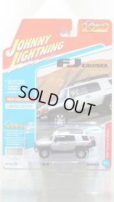 JOHNNY LIGHTNING 1/64 2007 Toyota FJ Cruiser Titanium Silver