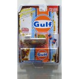 JOHNNY LIGHTNING 1/64 1965 Volkswagen Type II Transporter Gulf Blue / White (Weathering Paint) with Gulf Barrel