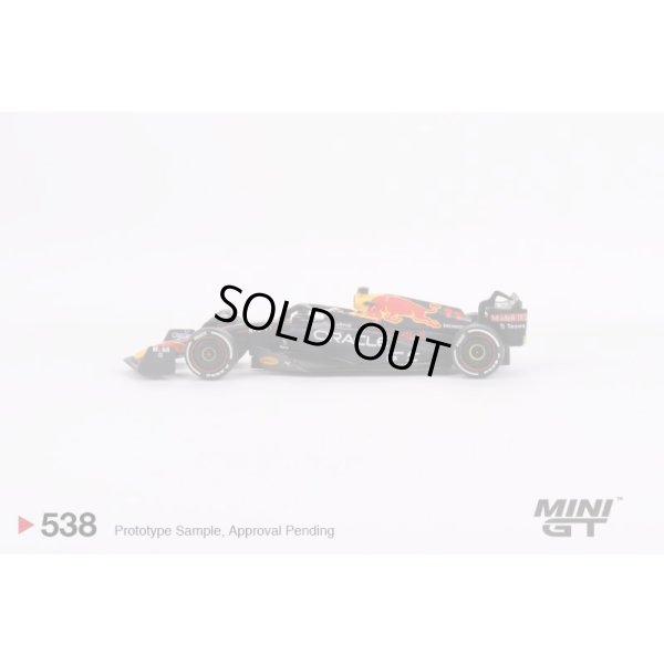 画像4: MINI GT 1/64 Oracle Red Bull Racing RB18 #11 Sergio Pérez 2022 Abu Dhabi Grand Prix 3rd Place Sergio Perez