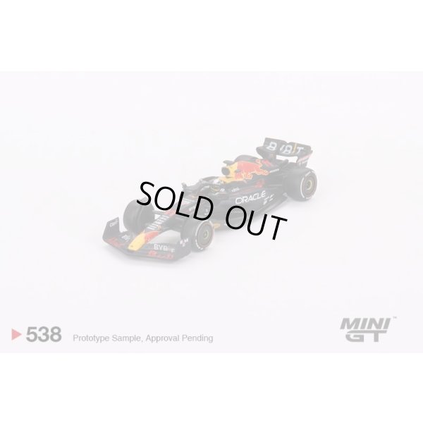 画像2: MINI GT 1/64 Oracle Red Bull Racing RB18 #11 Sergio Pérez 2022 Abu Dhabi Grand Prix 3rd Place Sergio Perez