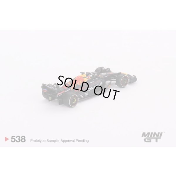 画像3: MINI GT 1/64 Oracle Red Bull Racing RB18 #11 Sergio Pérez 2022 Abu Dhabi Grand Prix 3rd Place Sergio Perez