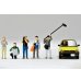 画像2: TOMYTEC 1/64 Diorama Collection 64 #Car Snap 11b TV Crew 2 (2)