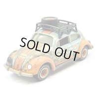 JOHNNY LIGHTNING 1/64 1970 Volkswagen Beetle Gulf Blue/Orange (Weathering Paint) with Roof Rack