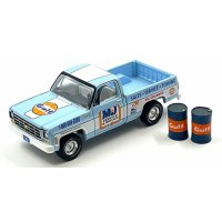 auto world 1/64 1978 Chevy C10 Gulf Blue with Gulf Barrel