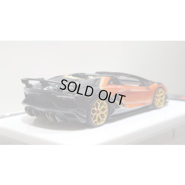 画像10: EIDOLON 1/43 Lamborghini Aventador SVJ Roadster 2020 2 tone paint Arancio Pearl / Gunmetallic Limited 35 pcs.