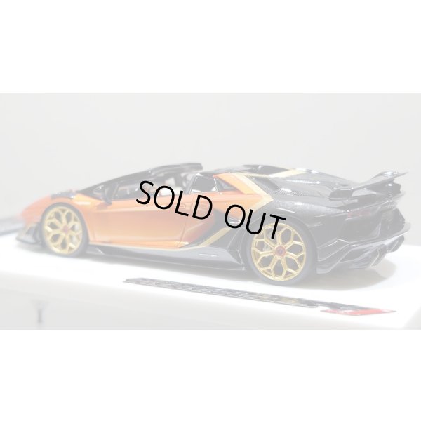 画像3: EIDOLON 1/43 Lamborghini Aventador SVJ Roadster 2020 2 tone paint Arancio Pearl / Gunmetallic Limited 35 pcs.