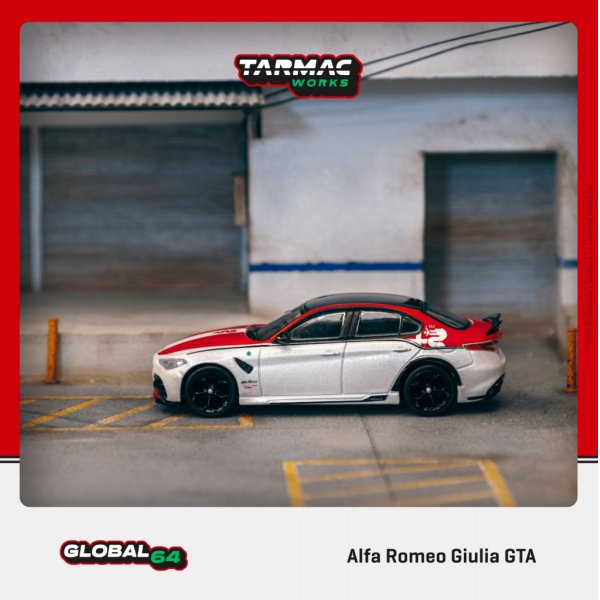画像3: Tarmac Works 1/64 Alfa Romeo Giulia GTA Red/White