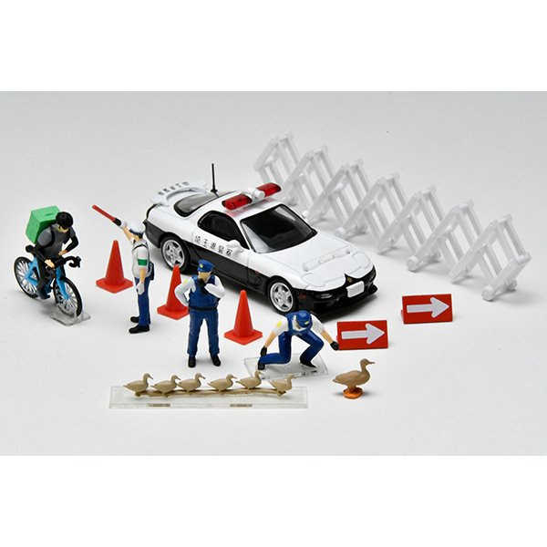 画像1: TOMYTEC 1/64 Diorama Collection 64 #Car Snap 16b 警察 2