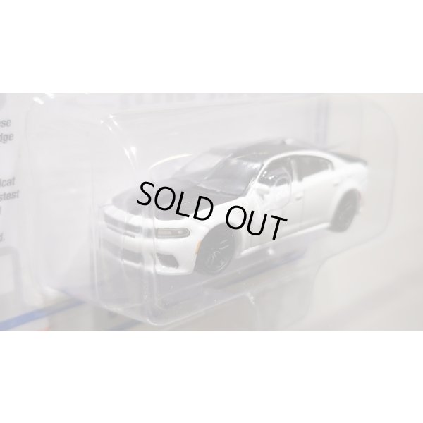 画像5: auto world 1/64 2021 Dodge Charger White Knuckle/Black