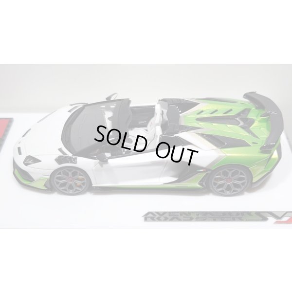 画像4: EIDOLON 1/43 Lamborghini Aventador SVJ Roadster 2020 2 tone paint Pearl White / Giallo Verde Pearl Limited 35 pcs.