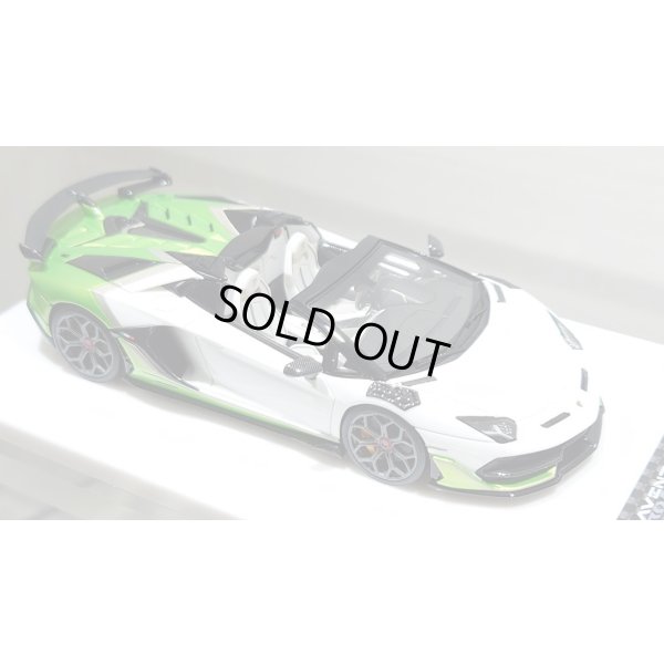 画像11: EIDOLON 1/43 Lamborghini Aventador SVJ Roadster 2020 2 tone paint Pearl White / Giallo Verde Pearl Limited 35 pcs.