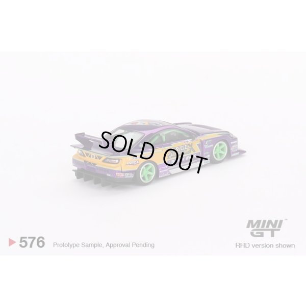 画像3: MINI GT 1/64 Nissan Silvia (S15) LB-Super Silhouette #555 2022 Formula Drift Japan (RHD)