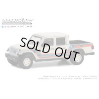 GREEN LiGHT EXCLUSIVE 1/64 2021 Jeep Gladiator "Super Jeep" Tribute