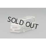 Tarmac Works 1/64 Toyota Hiace Wagon Custom Silver/Brown