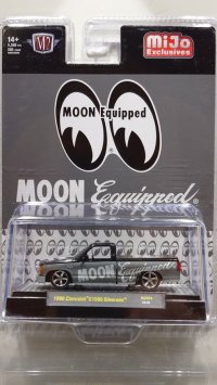 M2 Machines 1/64 1990 Chevrolet C1500 Silverado Gray/Black MOON Equipped