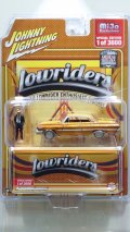 JOHNNY LIGHTNING 1/64 1963 Chevy Impala Lowrider Gold with Lowrider Enthusiast Figure