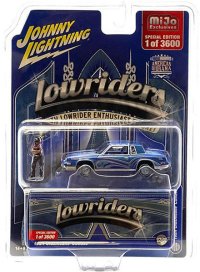 JOHNNY LIGHTNING 1/64 1984 Oldsmobile Cutlass Lowrider Blue with Lowrider Enthusiast Figure