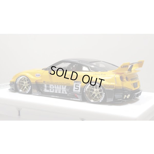 画像3: EIDOLON 1/43 LB-Silhouette WORKS GT 35GT-RR Grande Giallo Pearl / Gum Metallic Two-Tone color Limited 32 pcs.