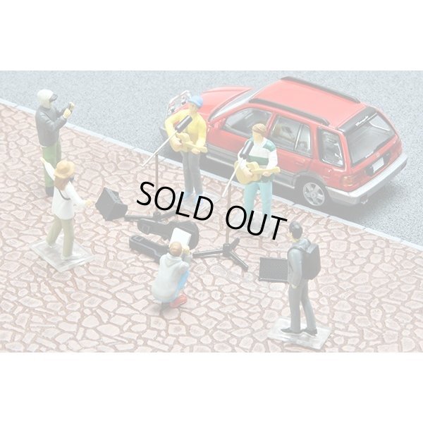 画像5: TOMYTEC 1/64 Diorama Collection 64 #Car Snap 23a Street Live（ホンダ シビックシャトル ビーグル付属）