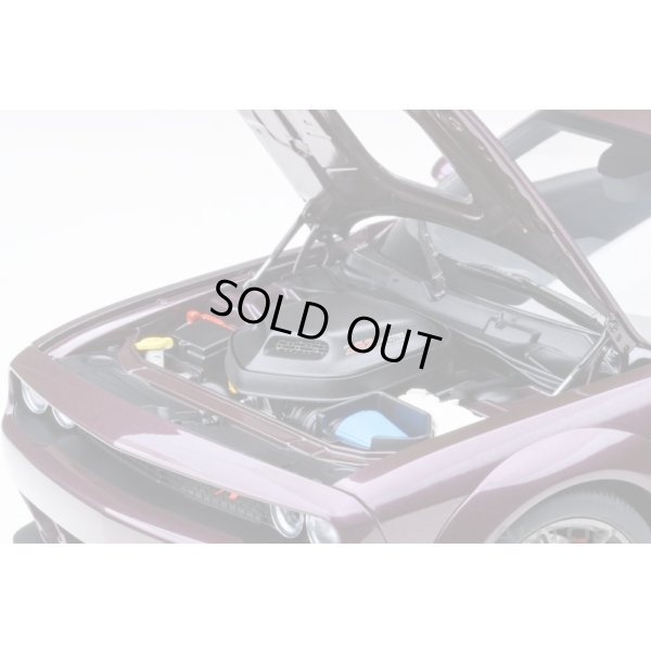 画像11: AUTOart 1/18 Dodge Challenger R/T Scat Pack Widebody 2022 (HELLRAISIN / Metallic Purple)