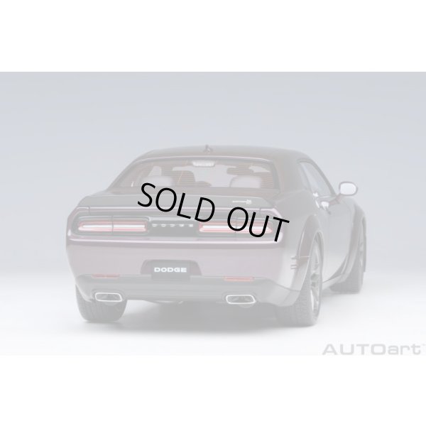 画像19: AUTOart 1/18 Dodge Challenger R/T Scat Pack Widebody 2022 (HELLRAISIN / Metallic Purple)