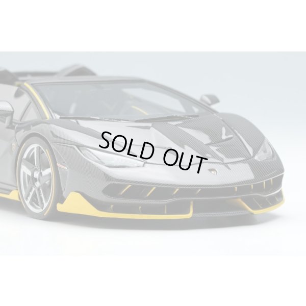 画像11: EIDOLON COLLECTION 1/43 Lamborghini Centenario Roadster LP770-4 2016 Visible Carbon / Yellow Stripe Limited 100 pcs.