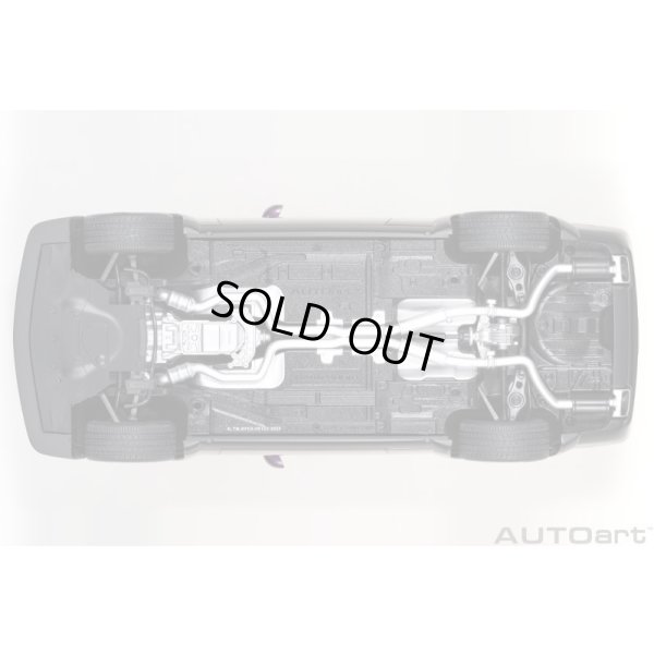 画像8: AUTOart 1/18 Dodge Challenger R/T Scat Pack Widebody 2022 (HELLRAISIN / Metallic Purple)
