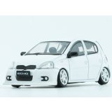 BM CREATIONS 1/64 Toyota Yaris / Echo / Vitz 1998 5-door White (RHD)
