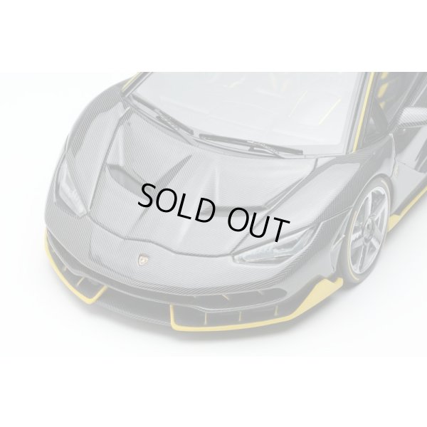 画像6: EIDOLON COLLECTION 1/43 Lamborghini Centenario Roadster LP770-4 2016 Visible Carbon / Yellow Stripe Limited 100 pcs.