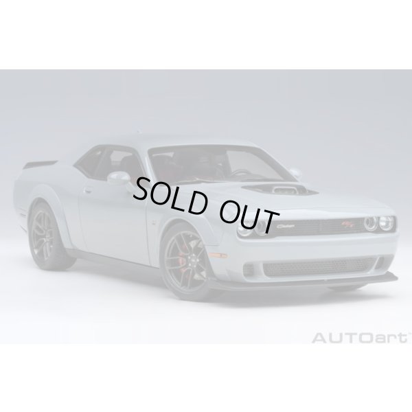 画像17: AUTOart 1/18 Dodge Challenger R/T Scat Pack Widebody 2022 (SMOKE SHOW / Gray)