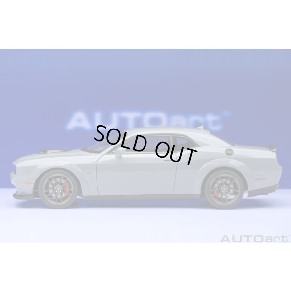 画像3: AUTOart 1/18 Dodge Challenger R/T Scat Pack Widebody 2022 (SMOKE SHOW / Gray)