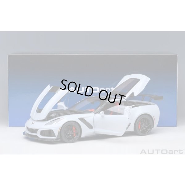 画像20: AUTOart 1/18 Chevrolet Corvette (C7) ZR1 (Gray Metallic)