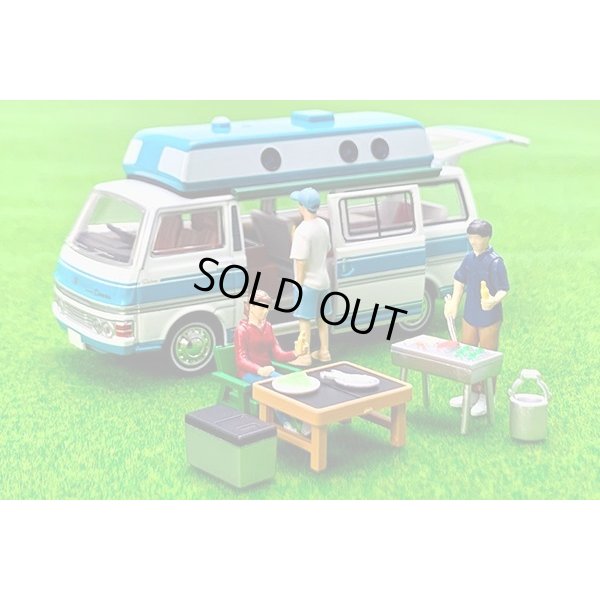 画像10: TOMYTEC 1/64 Limited Vintage Neo Nissan Caravan Camper (White/Light Blue) '73