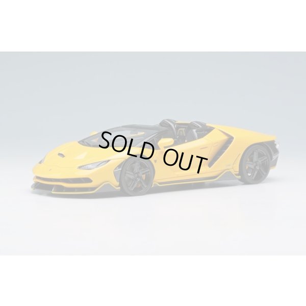 画像2: EIDOLON COLLECTION 1/43 Lamborghini Centenario Roadster LP770-4 2016 Giallo Orion Limited 60 pcs.