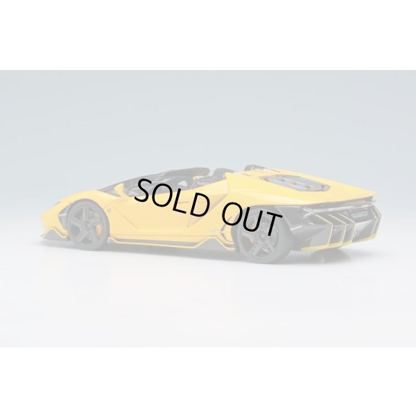 画像3: EIDOLON COLLECTION 1/43 Lamborghini Centenario Roadster LP770-4 2016 Giallo Orion Limited 60 pcs.