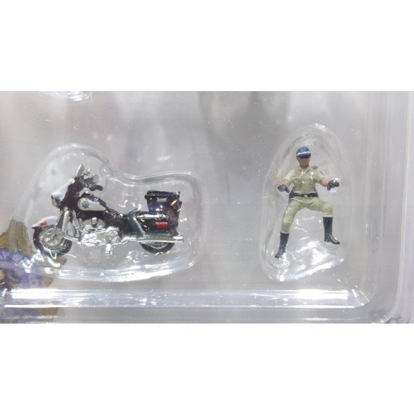 画像3: American Diorama 1/64 Highway Patrol