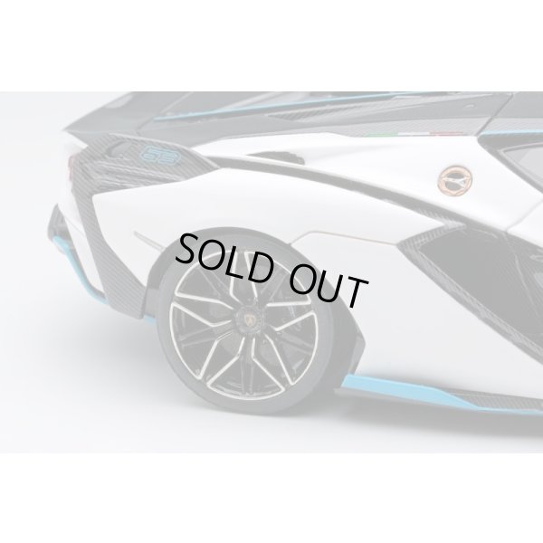 画像10: EIDOLON COLLECTION 1/43 Lamborghini Sian FKP 37 2019 with Stripe White / Visible Carbon Limited 100 pcs.