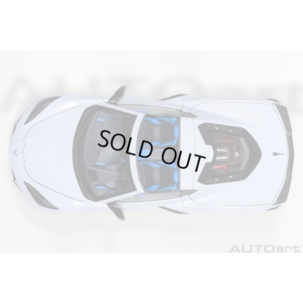 画像9: AUTOart 1/18 Chevrolet Corvette C8 Stingray Z51 (Ceramic Matrix Gray Metallic)