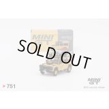 MINI GT 1/64 Land Rover Defender 110 Camel Trophy Amazon 1989 Team Japan (RHD)