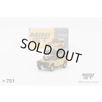 MINI GT 1/64 Land Rover Defender 110 Camel Trophy Amazon 1989 Team Japan (RHD)