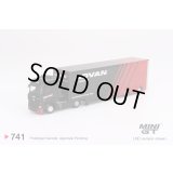 MINI GT 1/64 Mercedes-Benz Actors w/ Racing Transporter "ADVAN" (LHD)